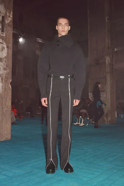 Look 12